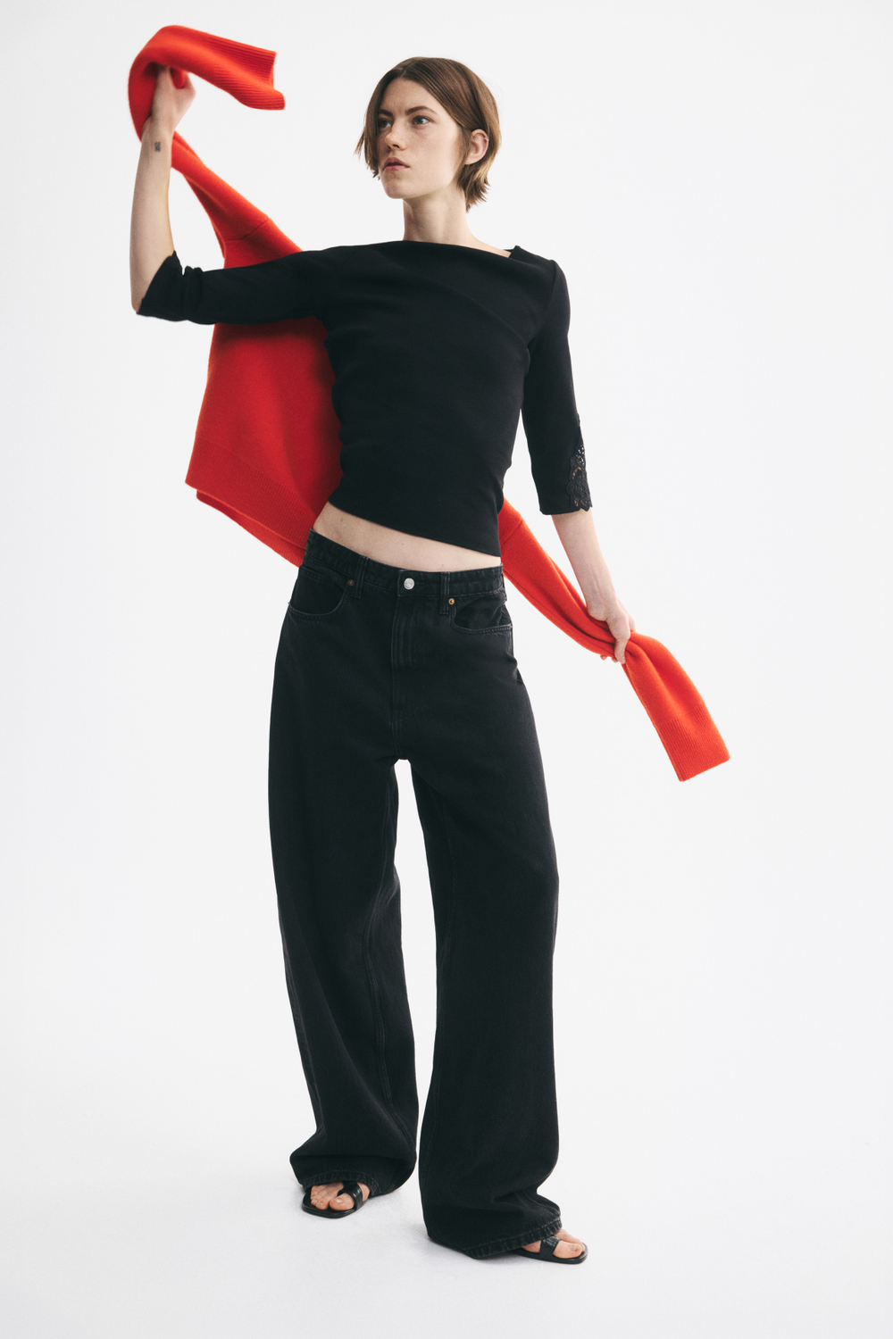 Топ с вырезом-лодочкой и кружевом - H&M