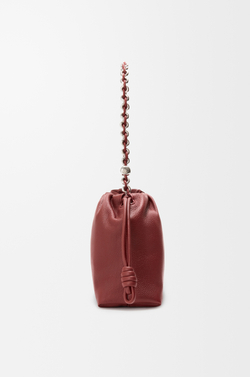 Loewe Сумка Flamenco среднего размера из зернистой телячьей кожи, красное дерево