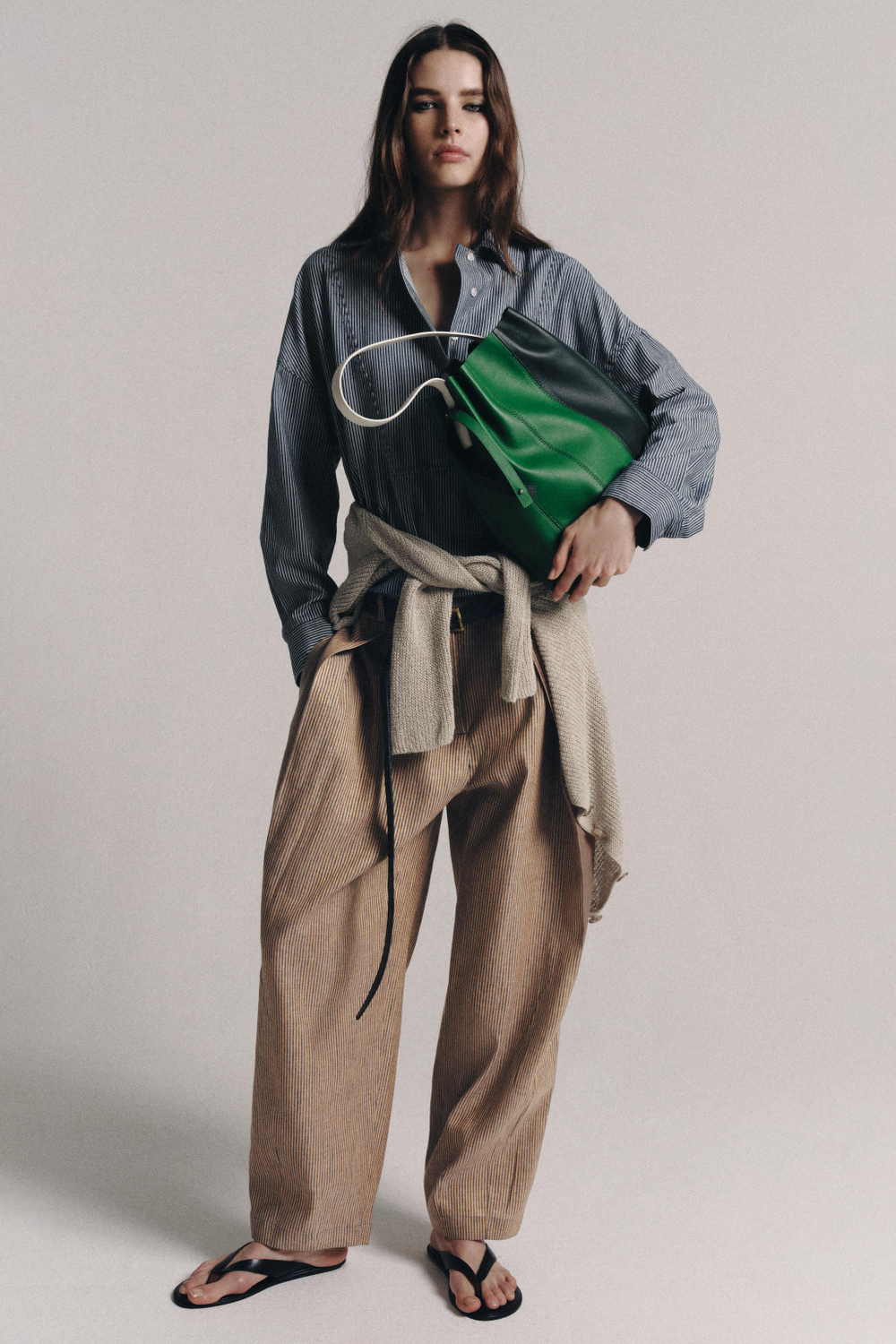 ЛЬНЯНЫЕ БРЮКИ С ЗАЩИПАМИ — ZW COLLECTION — ZARA