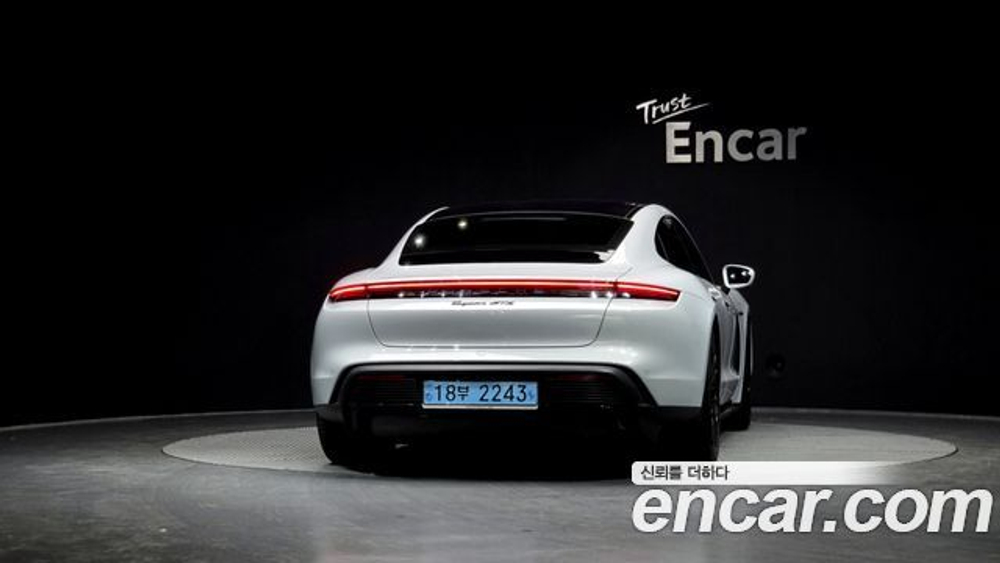 Porsche Taycan GTS — 2023