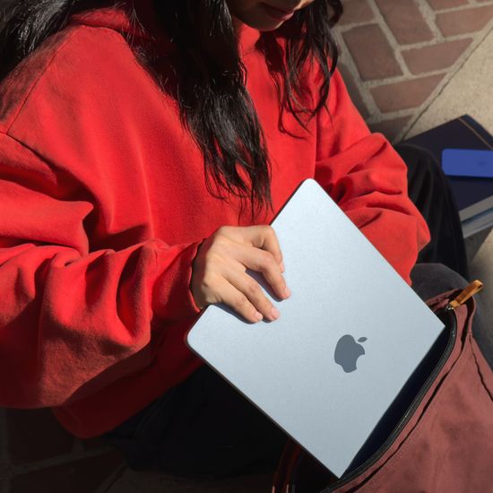 Apple MacBook Air 13" (M4, 10C CPU/10C GPU, 2025), 32 ГБ, 2 ТБ SSD, «небесно-голубой»