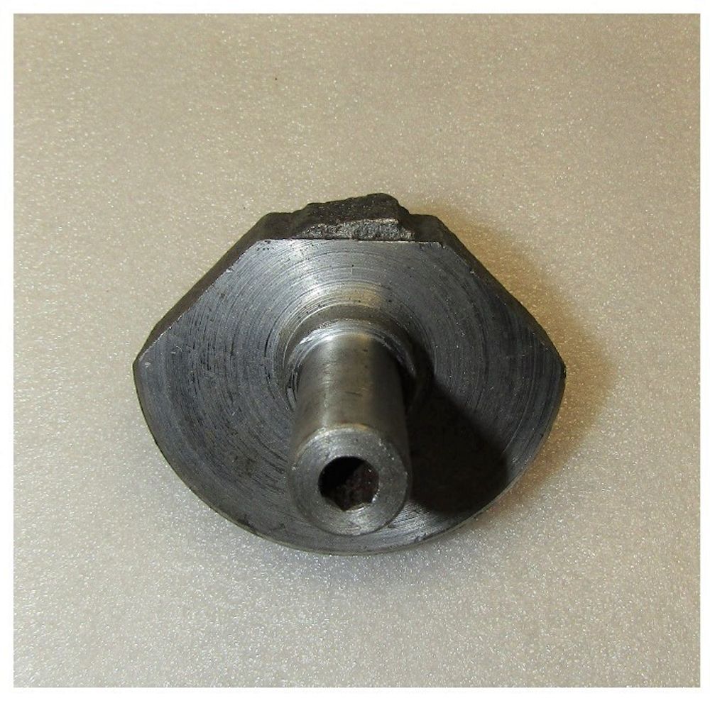 Вал вибратора (L=90 мм) с противовесом виброрейки / (SHAFT Assy&Counter weight,М128100004- М128100003)