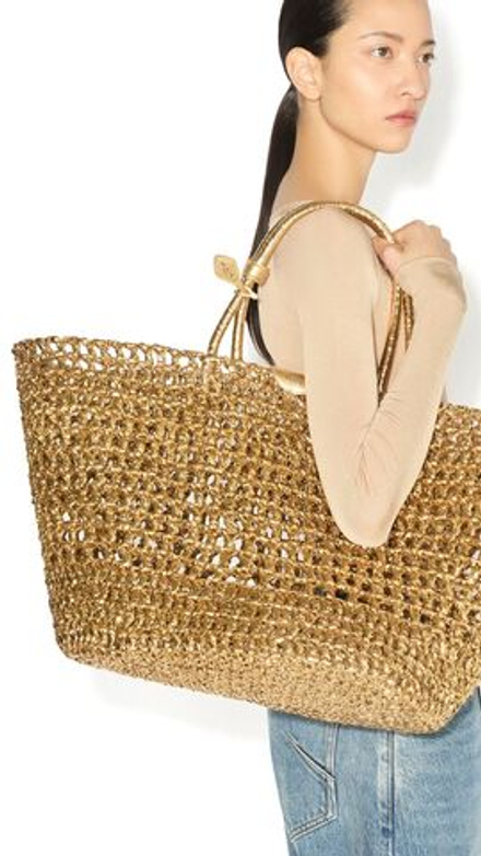 ALAÏA БОЛЬШАЯ СУМКА-КОРЗИНА ИЗ МЕТАЛЛИЗИРОВАННОЙ РАФИИ, ЗОЛОТОЙ