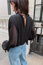 ТОП СО СБОРКАМИ И БАНТОМ НА СПИНЕ — ZARA