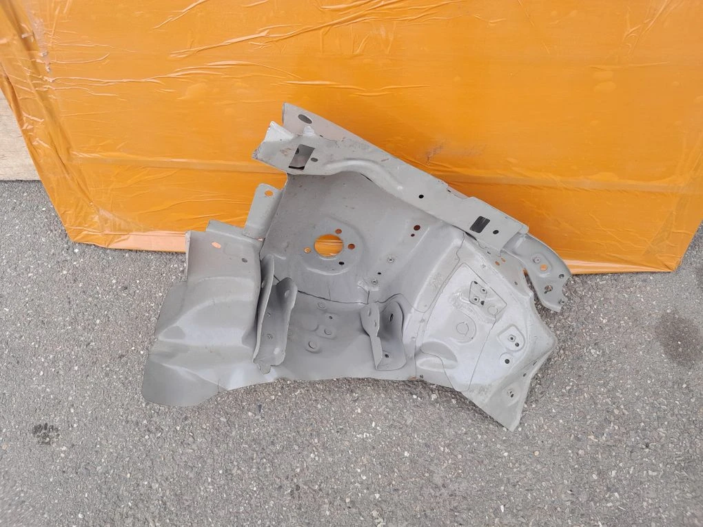 Брызговик крыла правый (в сборе) металл FAW B50FA0153210