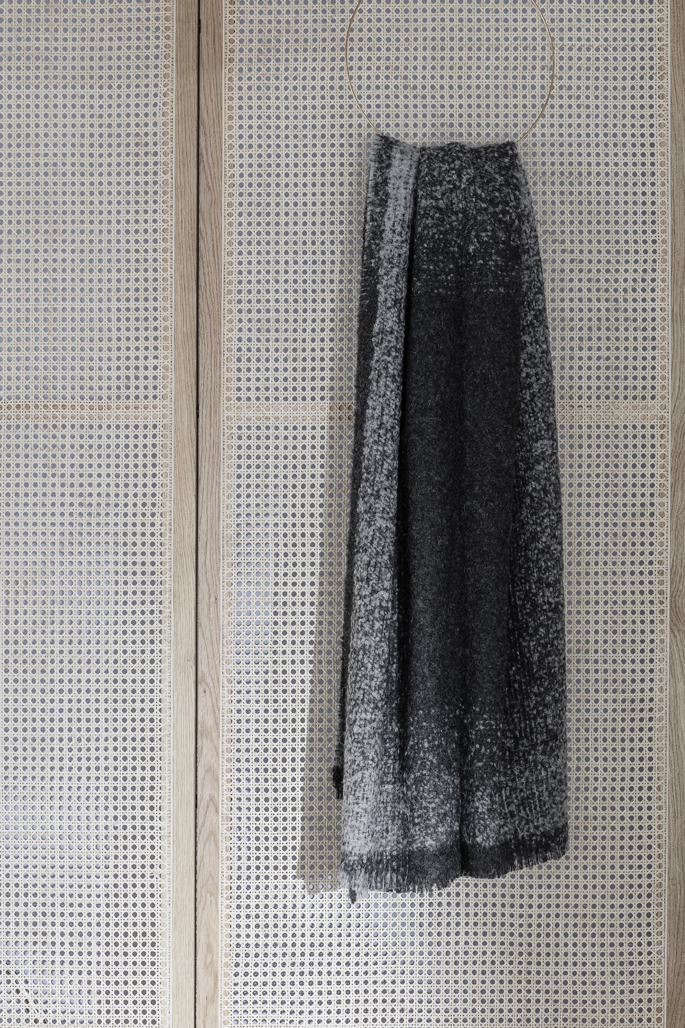 Плед 130x190 Elvang Vulcanic dark grey-light grey вид