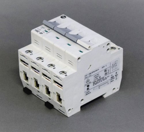 ALLEN-BRADLEY 1492-SP3C250-N