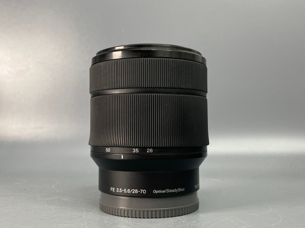 Sony 28-70 mm f/3.5-5.6