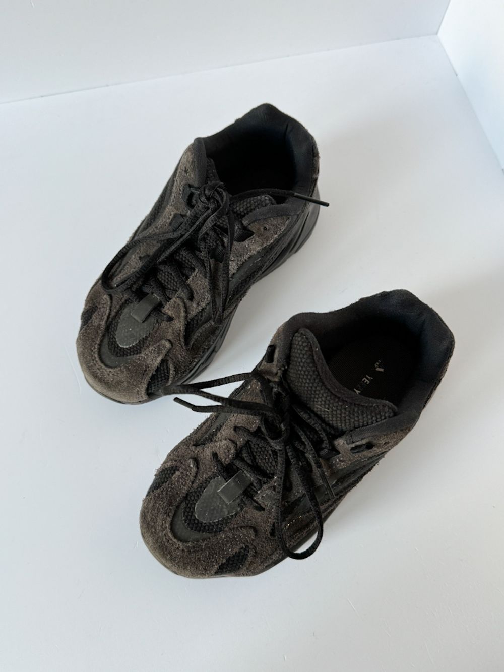 Кроссовки Adidas YeeZy, 28,5
