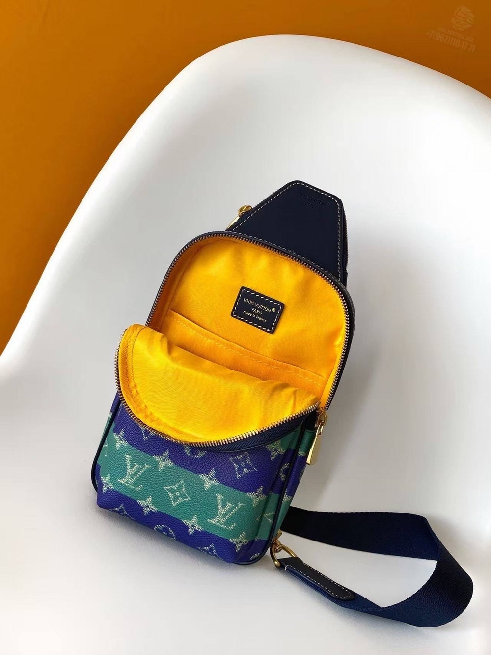 Нагрудная сумка-слинг Louis Vuitton Avenue PM