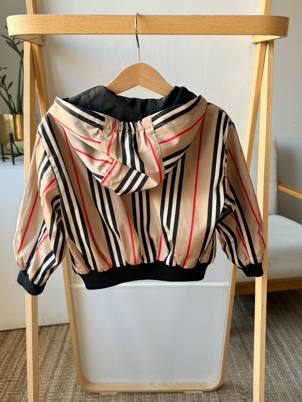 Новая ветровка Burberry двухсторонняя, 92