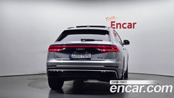 Audi Q8 55 TFSI Quattro Premium — 2021