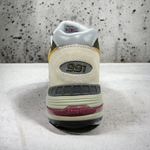 New Balance 991 • Green