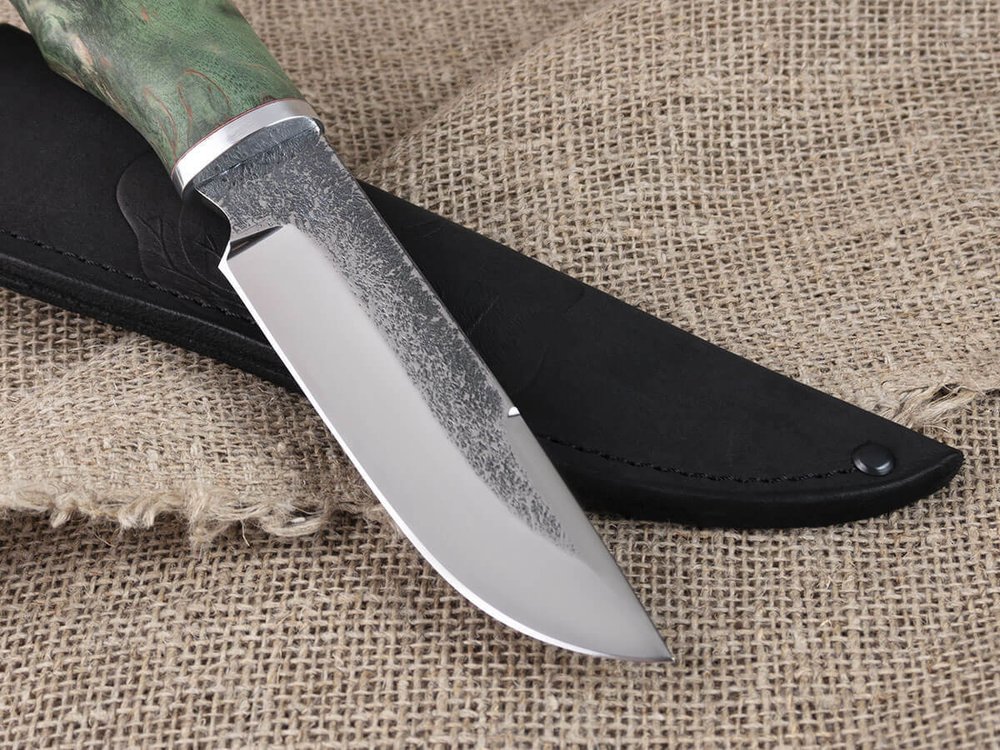 Шкуросъемный нож "Енот", сталь Bohler N690, рукоять зелёная стабилизированная береза