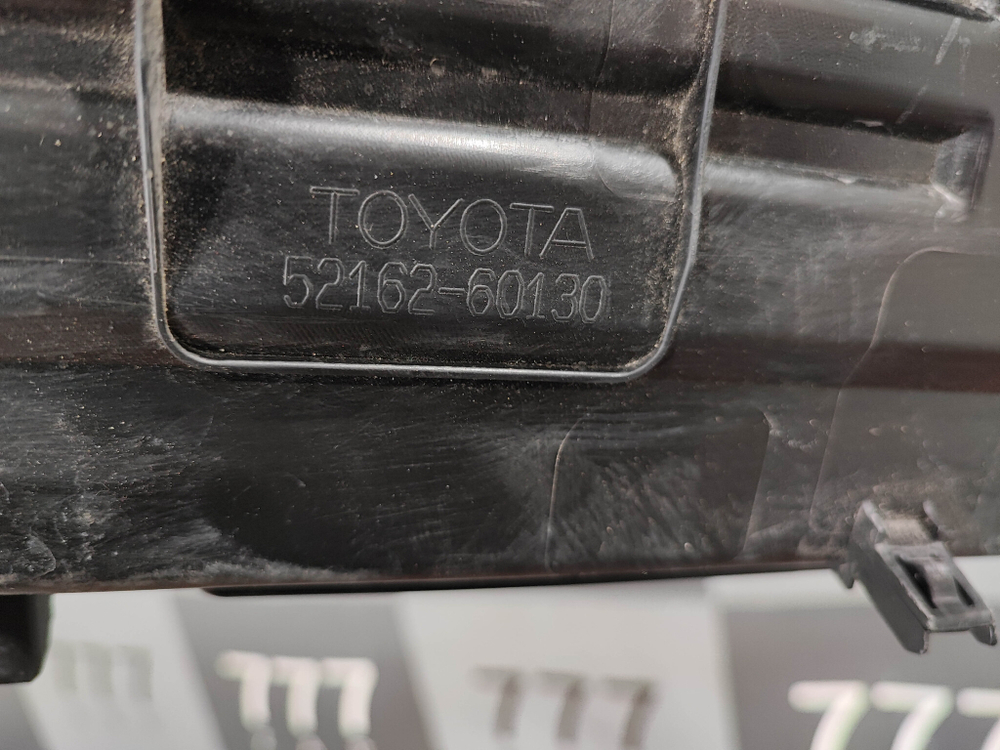 Накладка заднего бампера Toyota Land Cruiser 300 21-нв Б/У Оригинал 5216260130