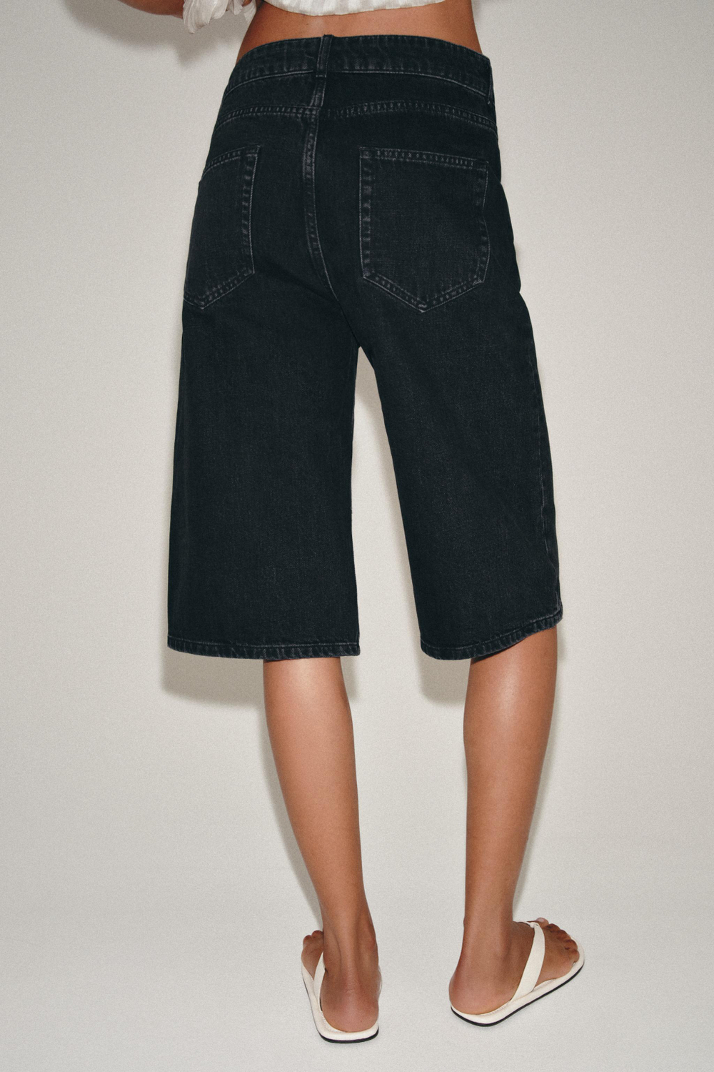 ДЖИНСОВЫЕ ШОРТЫ СО СРЕДНЕЙ ПОСАДКОЙ — ZW COLLECTION — ZARA