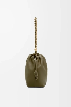 Loewe Сумка Flamenco среднего размера из мягкой кожи ягненка наппа, темный хаки