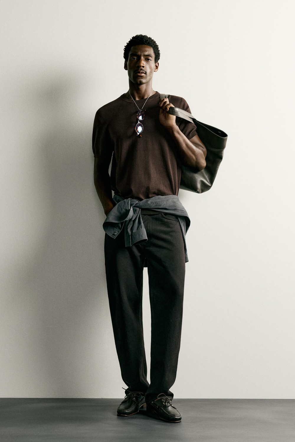 БАЗОВАЯ ФУТБОЛКА КЛАССИЧЕСКОГО КРОЯ — ZARA