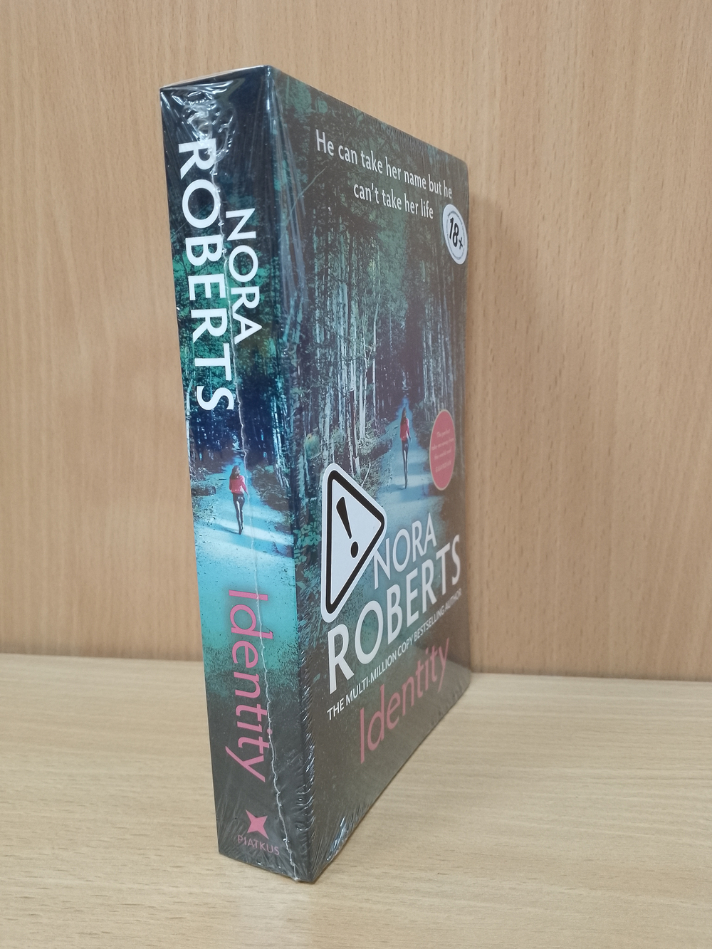 Identity (Nora Roberts)