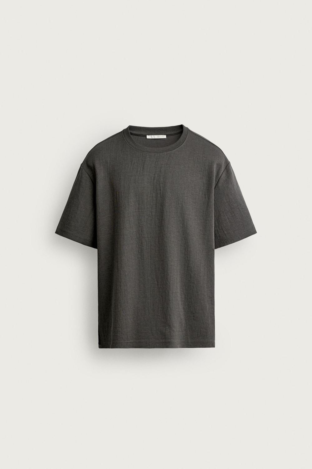 ФУТБОЛКА RELAXED FIT ИЗ РЕЛЬЕФНОЙ ТКАНИ — ZARA · 8054/338