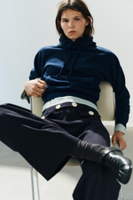 ПРЯМЫЕ БРЮКИ С КОНТРАСТНЫМИ ПУГОВИЦАМИ — ZARA