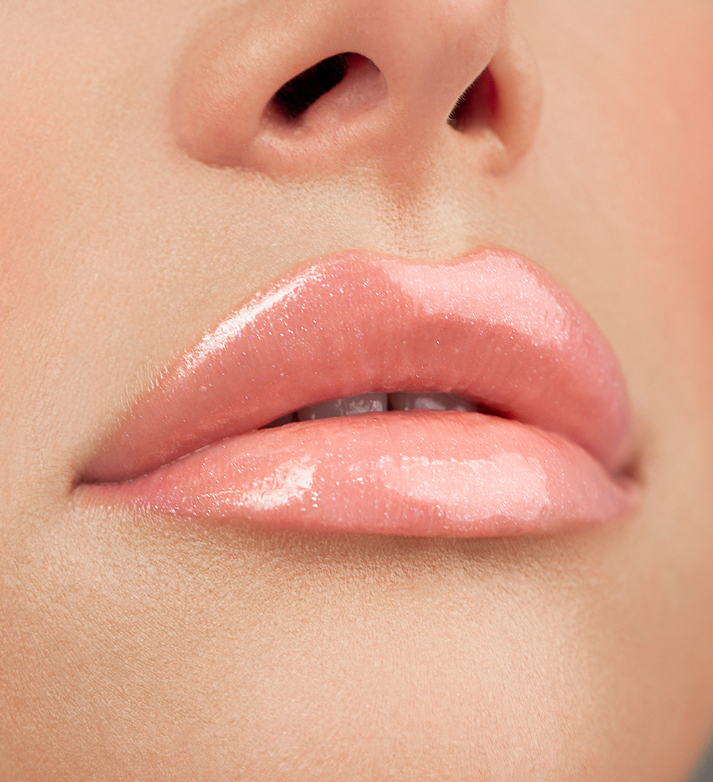 LuxVisage Блеск для губ с эффектом объёма Icon Lips Тон 502 Creamy Peach 3,4 мл