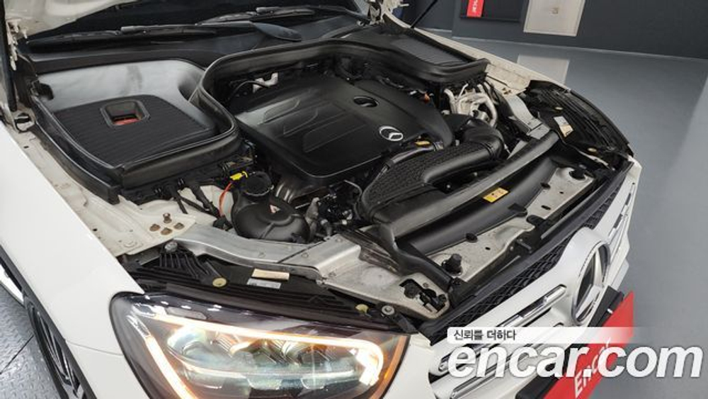 Mercedes-Benz GLC-Class GLC300 4MATIC — 2020