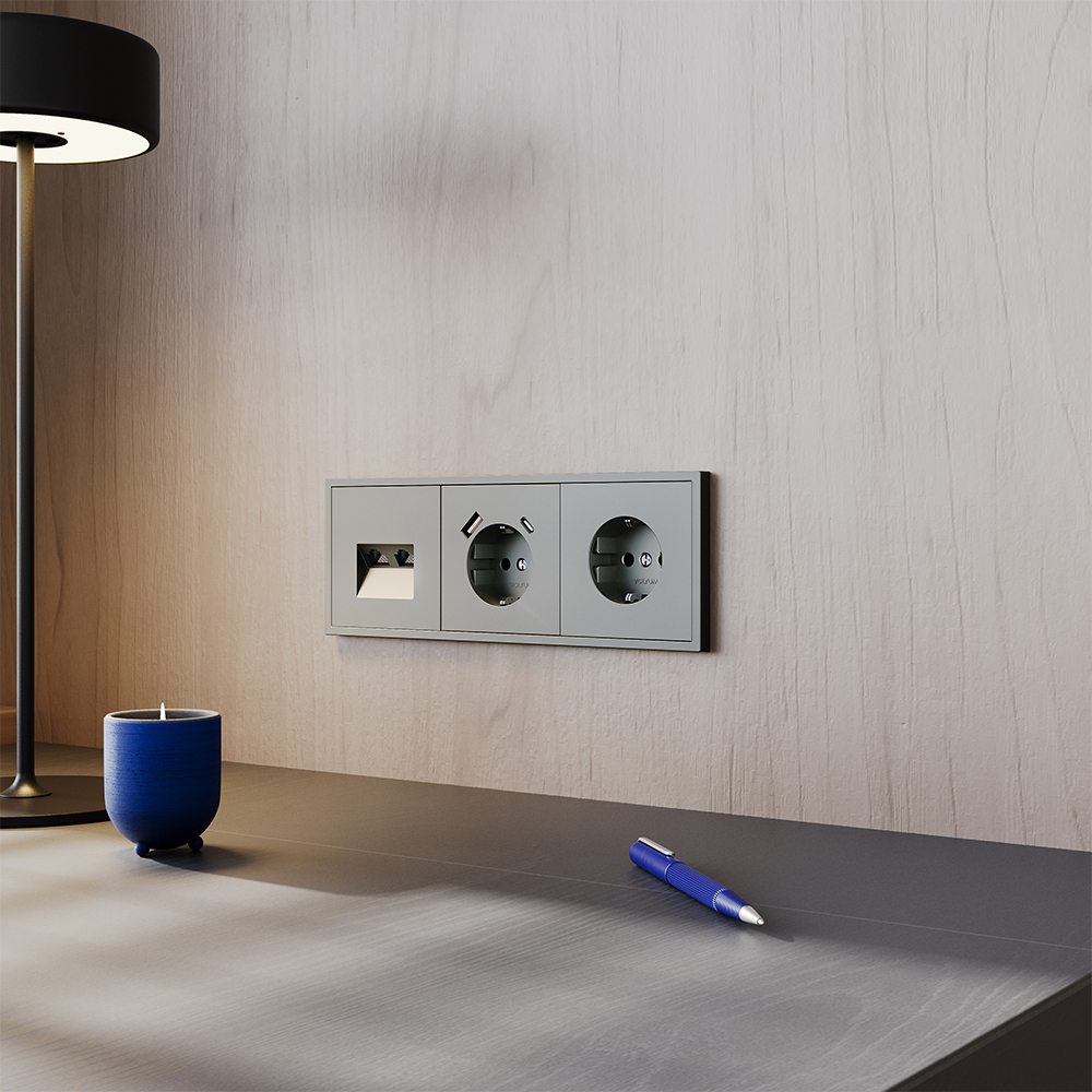 Розетка встраиваемая VOLTUM S70 с заземлением и защитными шторками, с USB, A+С, (титан) VLS040506
