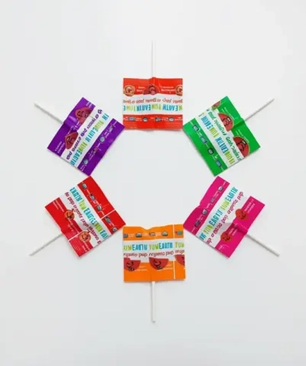 YumEarth, Organic Pops 2 pops 12,4g | Органические леденцы, ассорти вкусов 2 леденца 12,4гр