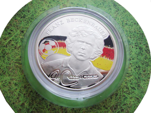 100 драм. Беккенбауэр - Короли футбола. Армения. 2009 год