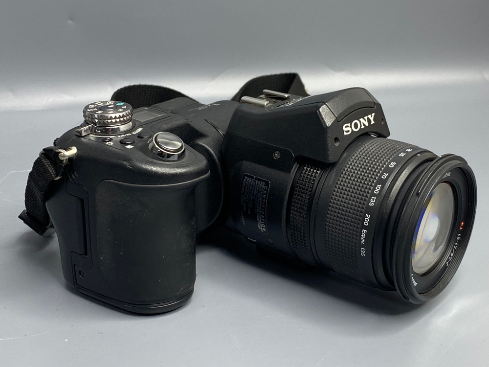 Sony Cyber-shot DSC-F828