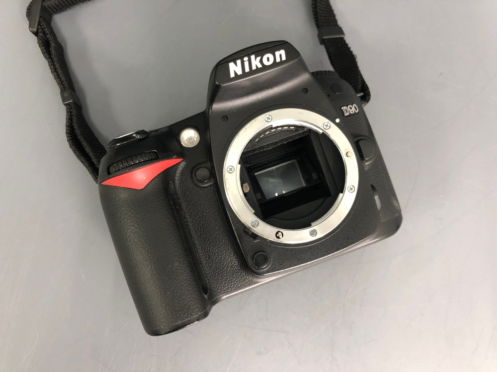 Nikon D90 Body 32.150 кадров