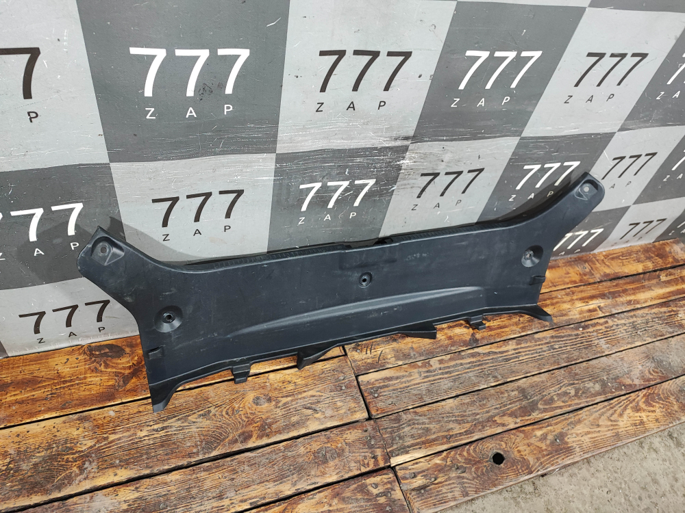 Кожух замка багажника Toyota Camry (XV50) 11-18 Б/У Оригинал 5838733111