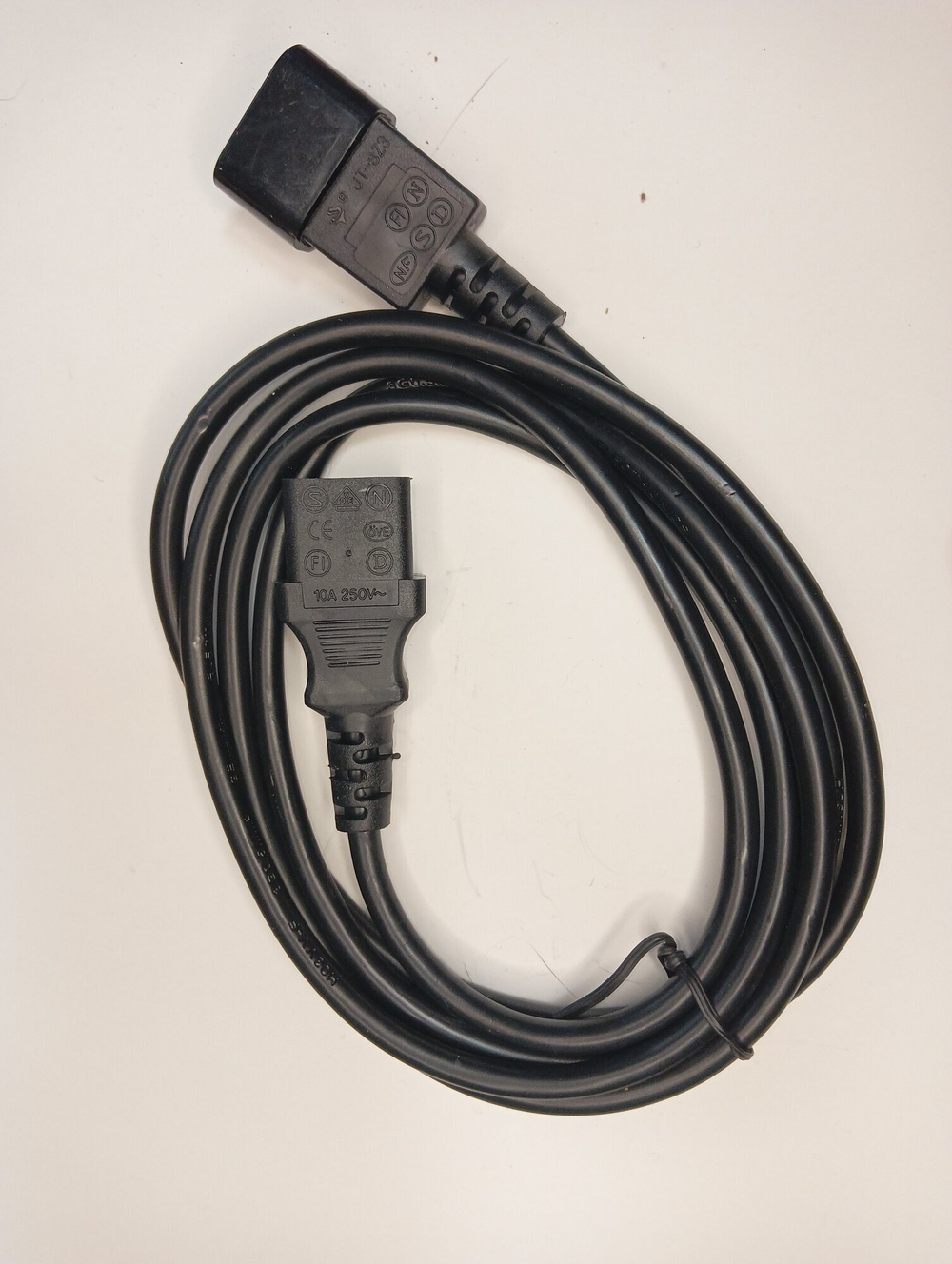 Кабель питания IEC320-C14/IEC320-C13, 220B, 10А, 1.8м