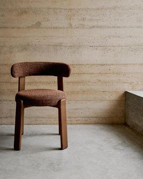 Стул Granite из терракотовой синели и массива ясеня с натуральной отделкой
