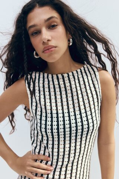Ажурное платье миди из трикотажа - H&M