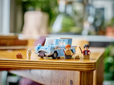 Конструктор LEGO Harry Potter 76424 Летающий Ford Anglia