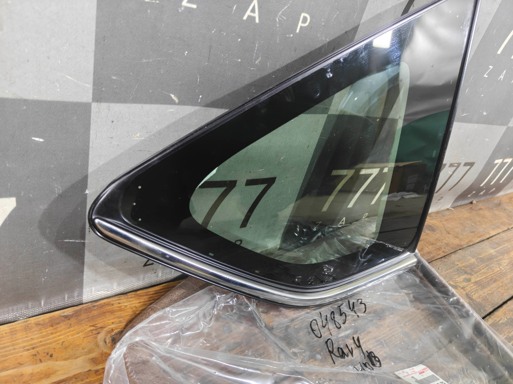 Стекло багажника правое глухое форточка Toyota RAV4 IV (XA40) 12-19 Новое Оригинал 6271042310