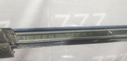 Молдинг двери передней левой Mercedes E (W213) 16-нв Б/У Оригинал A2137209504