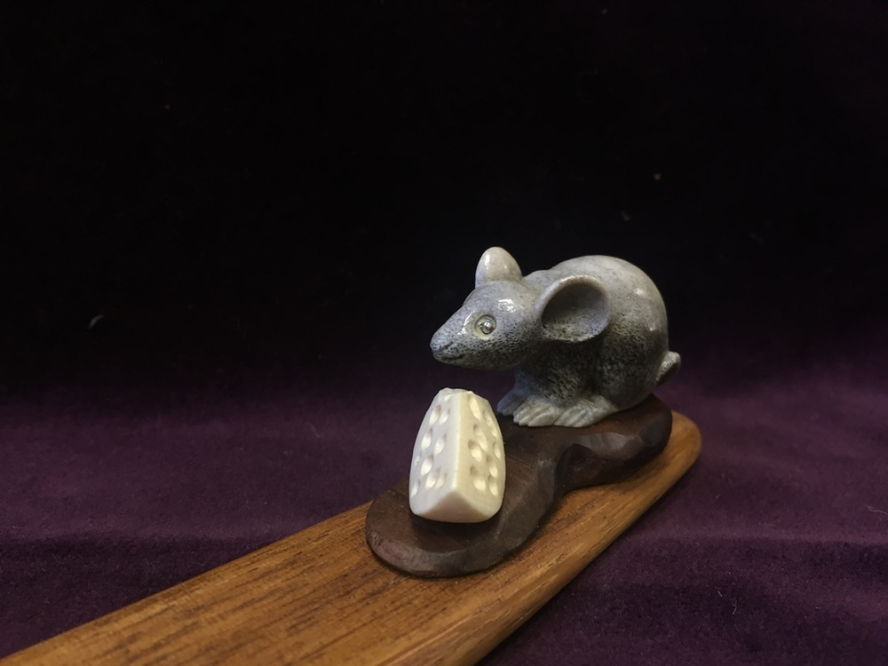 Кот и мышь, миниатюра, резная кость