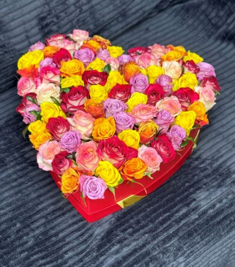 Сердце из роз "Heart as a gift L"