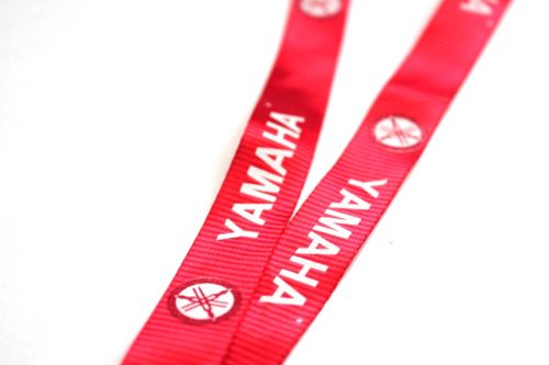 Купить    Шнурок на шею для ключа Yamaha Red