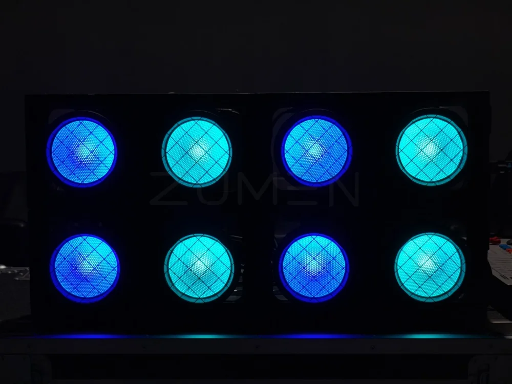 BL600-IP — уличный LED-блайндер 2×300 Вт RGBL-WW с углом 50° IP65