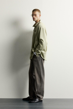 РУБАШКА RELAXED FIT ИЗ СТРУЯЩЕЙСЯ ТКАНИ — ZARA · 5566/150