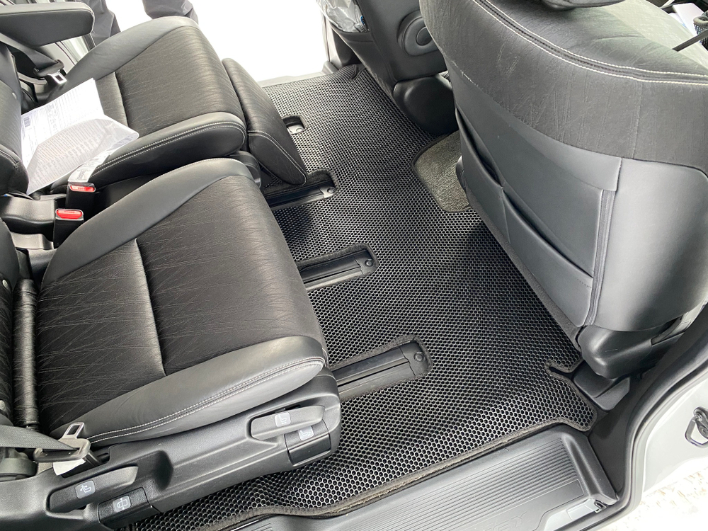 Honda Odyssey 5 (10.2013-2017-) комплектация с капитанскими креслами