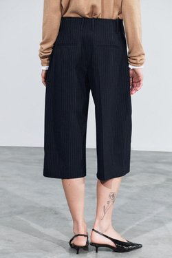 ZARA ПРЯМЫЕ ШОРТЫ С ЗАЩИПАМИ — ZW COLLECTION, ПОЛОСКИ