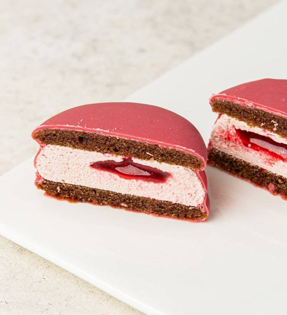 Sweet бисквит с ягодным суфле Raw to Go, 55 г
