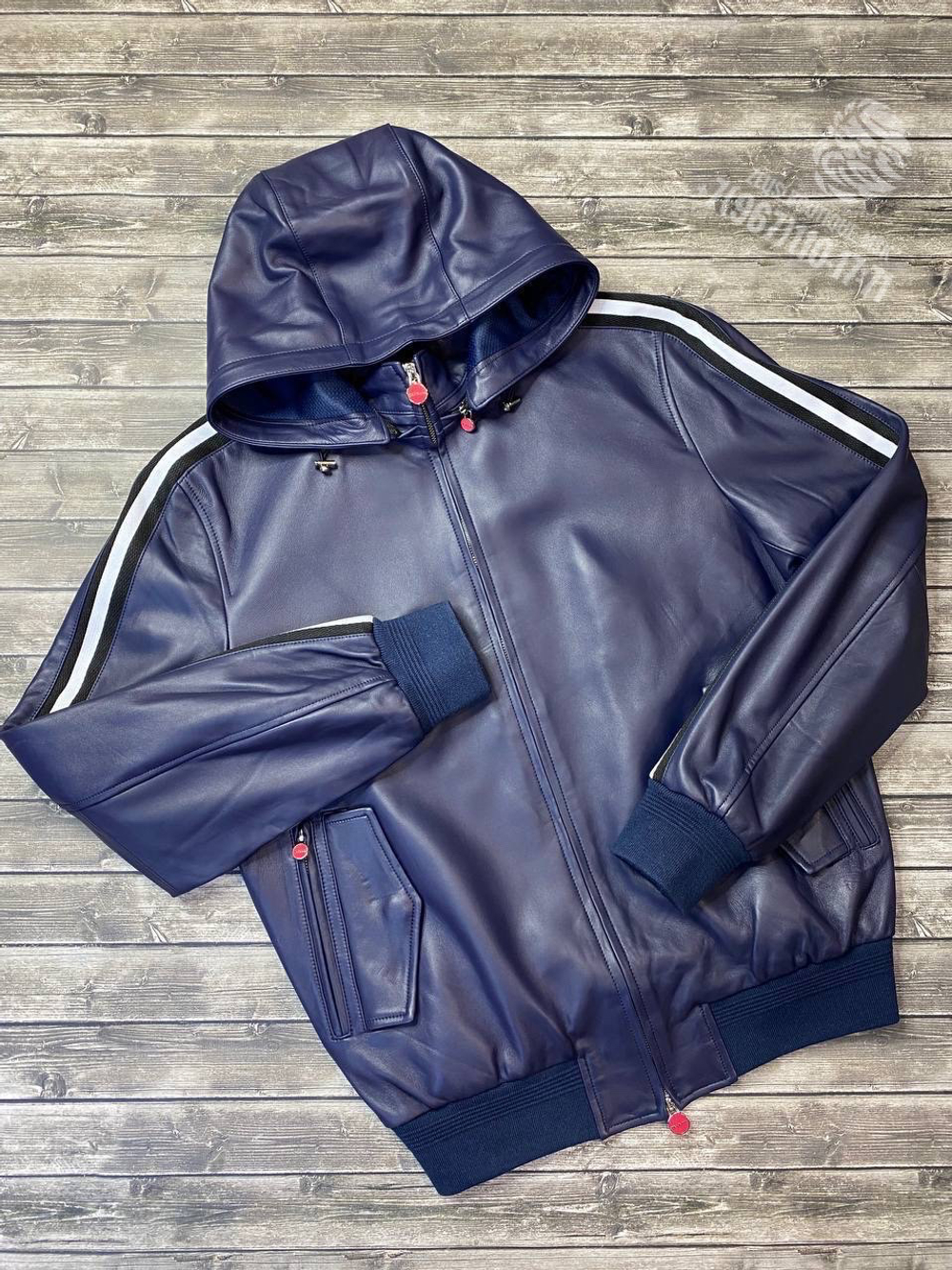 Кожаная куртка Kiton