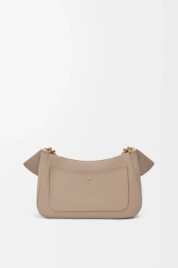 Loewe Средняя сумка Ola из гладкой телячьей кожи, песочный