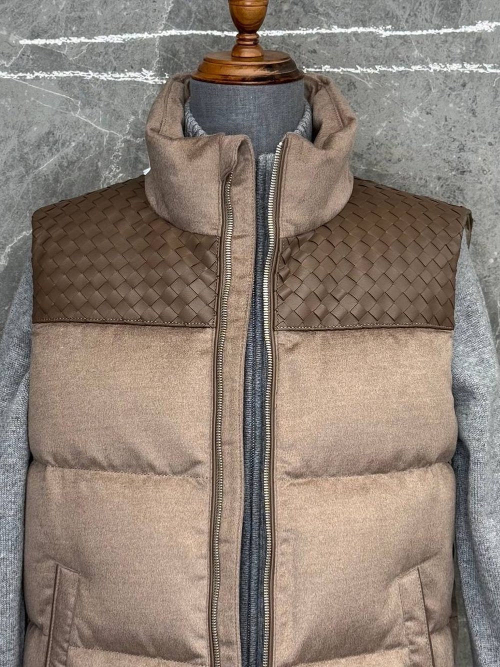 Пуховый жилет Bottega Veneta